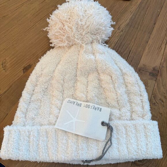 barefoot dreams cozy chic cable beanie with pom pom - Picture 2 of 4